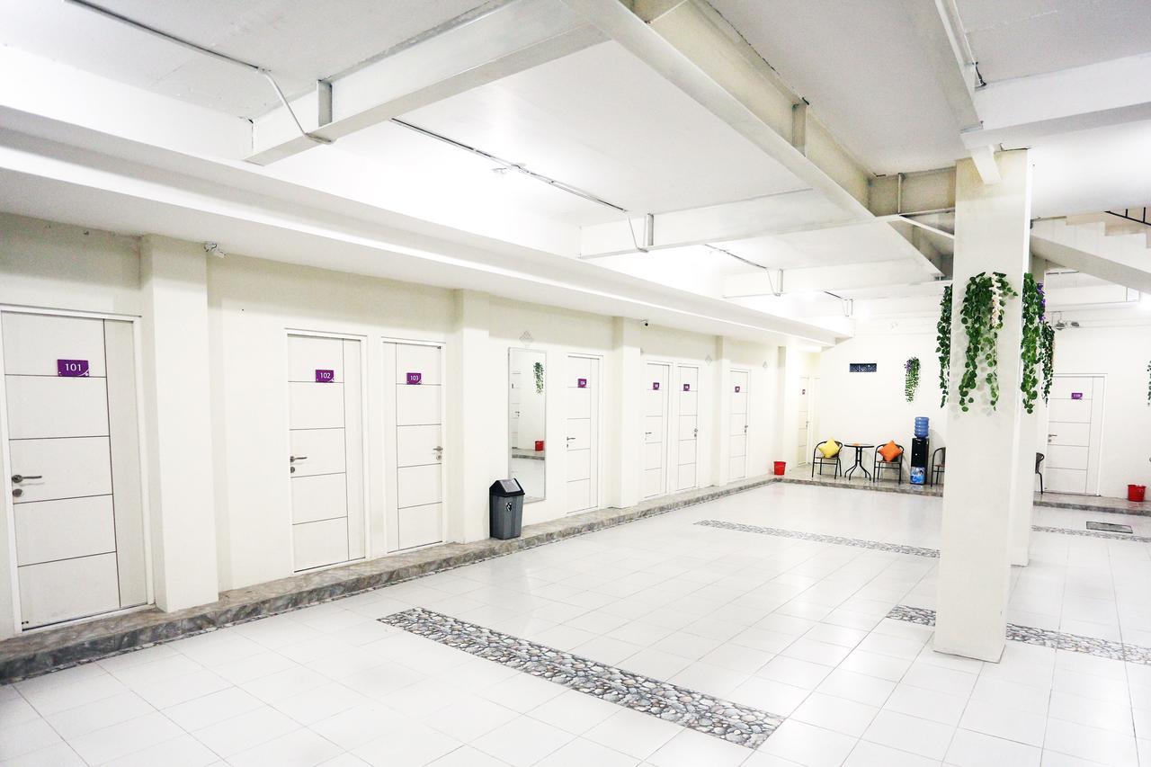 C.Stone Hotel Surabaya Eksteriør bilde
