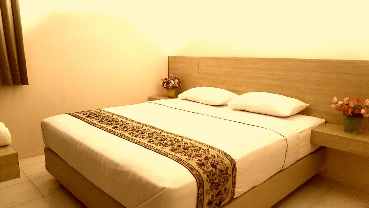 C.Stone Hotel Surabaya Eksteriør bilde