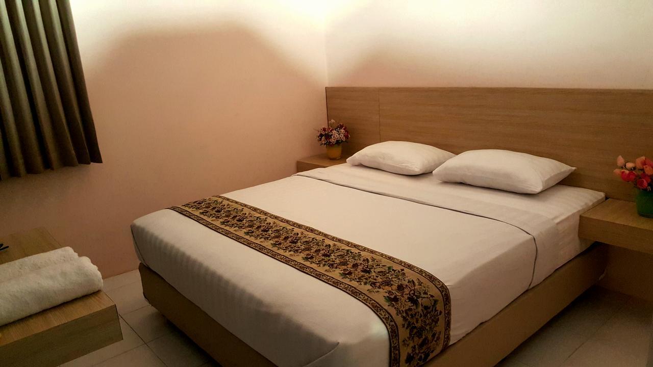 C.Stone Hotel Surabaya Eksteriør bilde
